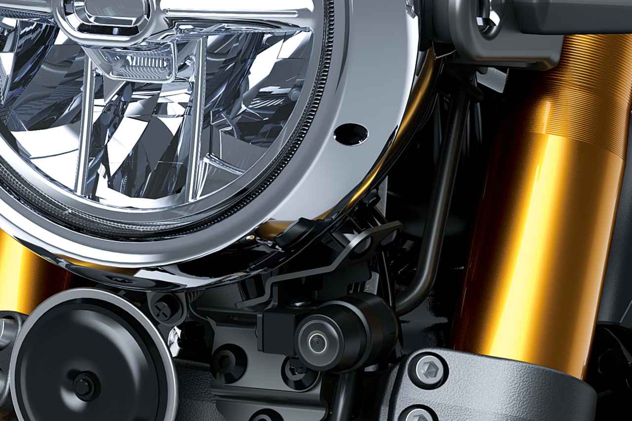 画像1: ▲ドライブレコーダーは前後カメラを完備。わずらわしい配線が極力目立たないように処理されているのも標準装備の魅力です。GPS対応型で、映像と撮影場所をリンクさせ正確に記録可能。強い衝撃を受けた際は自動的に録画を開始する機能も搭載されています。