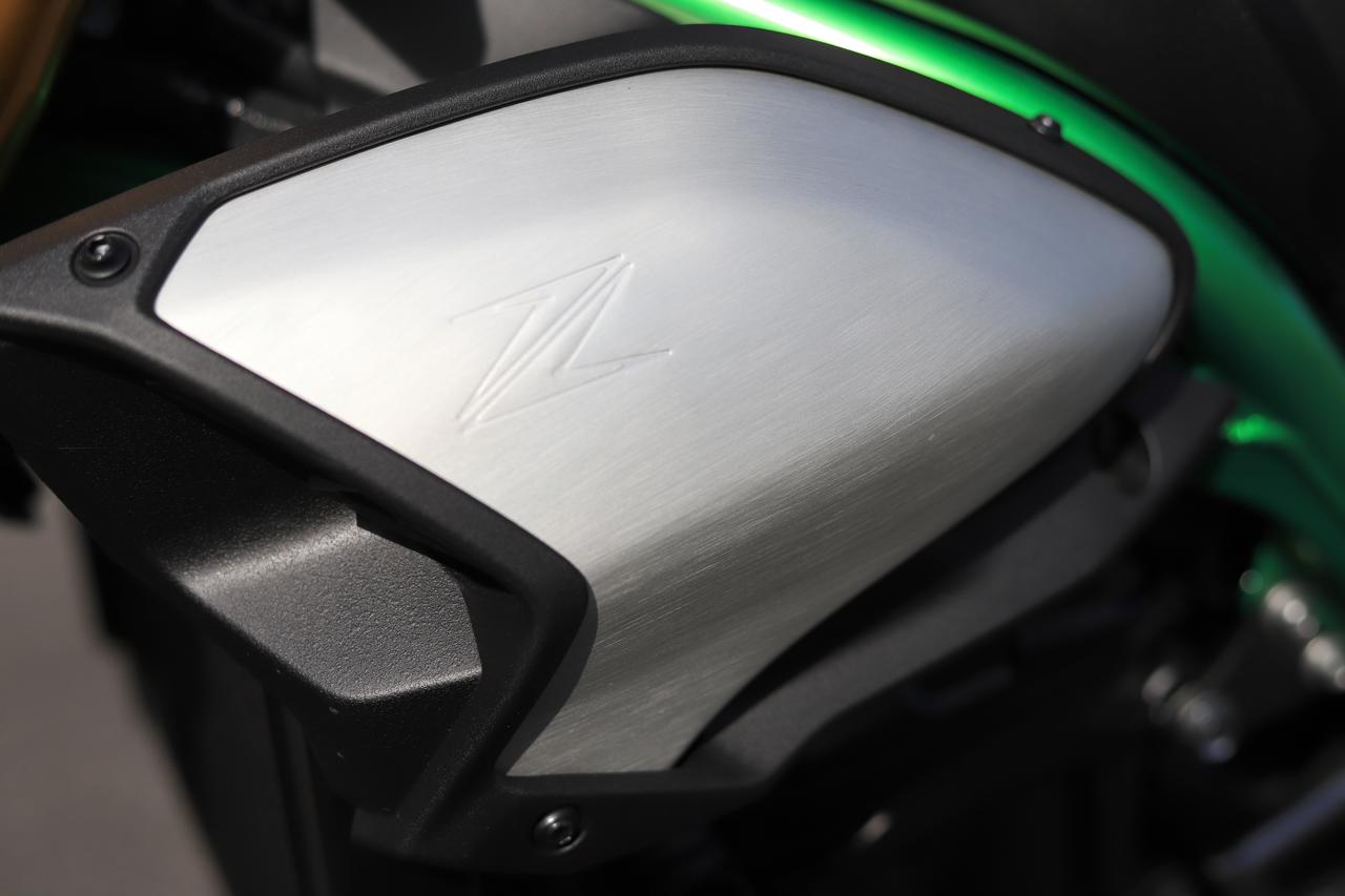 画像3: 「Z900 SE」1000km試走レビュー｜街中・高速道路・ワインディングを走って感じた特徴をシチュエーション別に徹底紹介