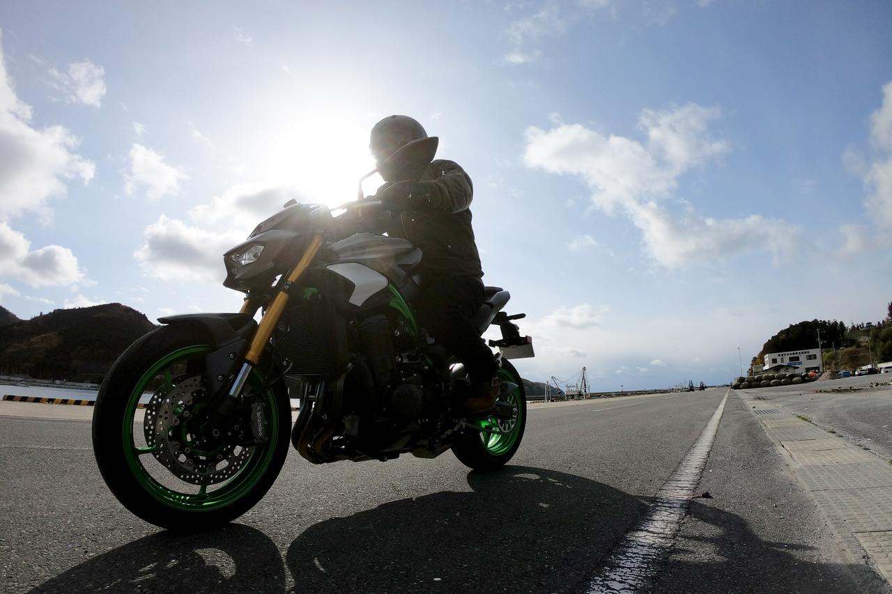 画像4: 牡鹿半島の海岸線をゆく