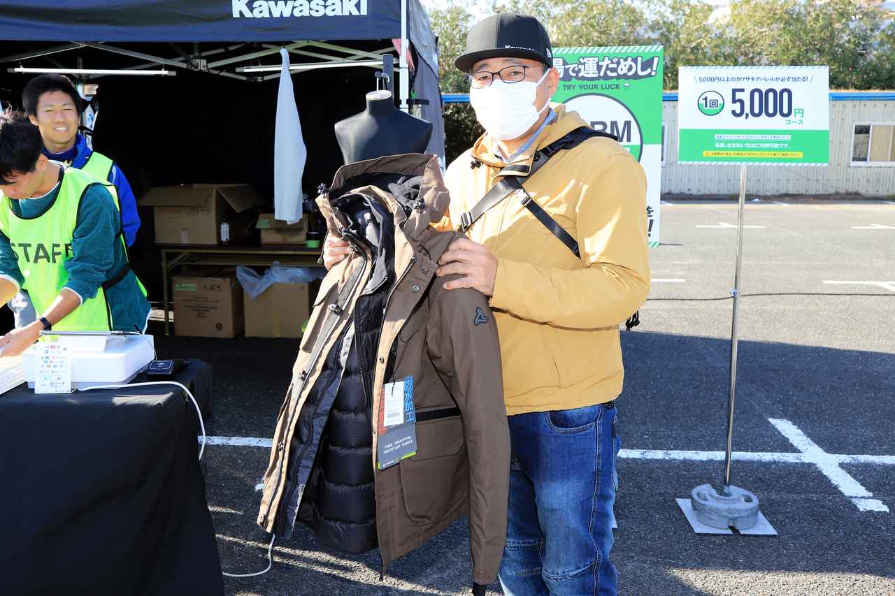 画像: ▲なかには、とびきりの当たりも。このライディングジャケットの定価は6万4350円！