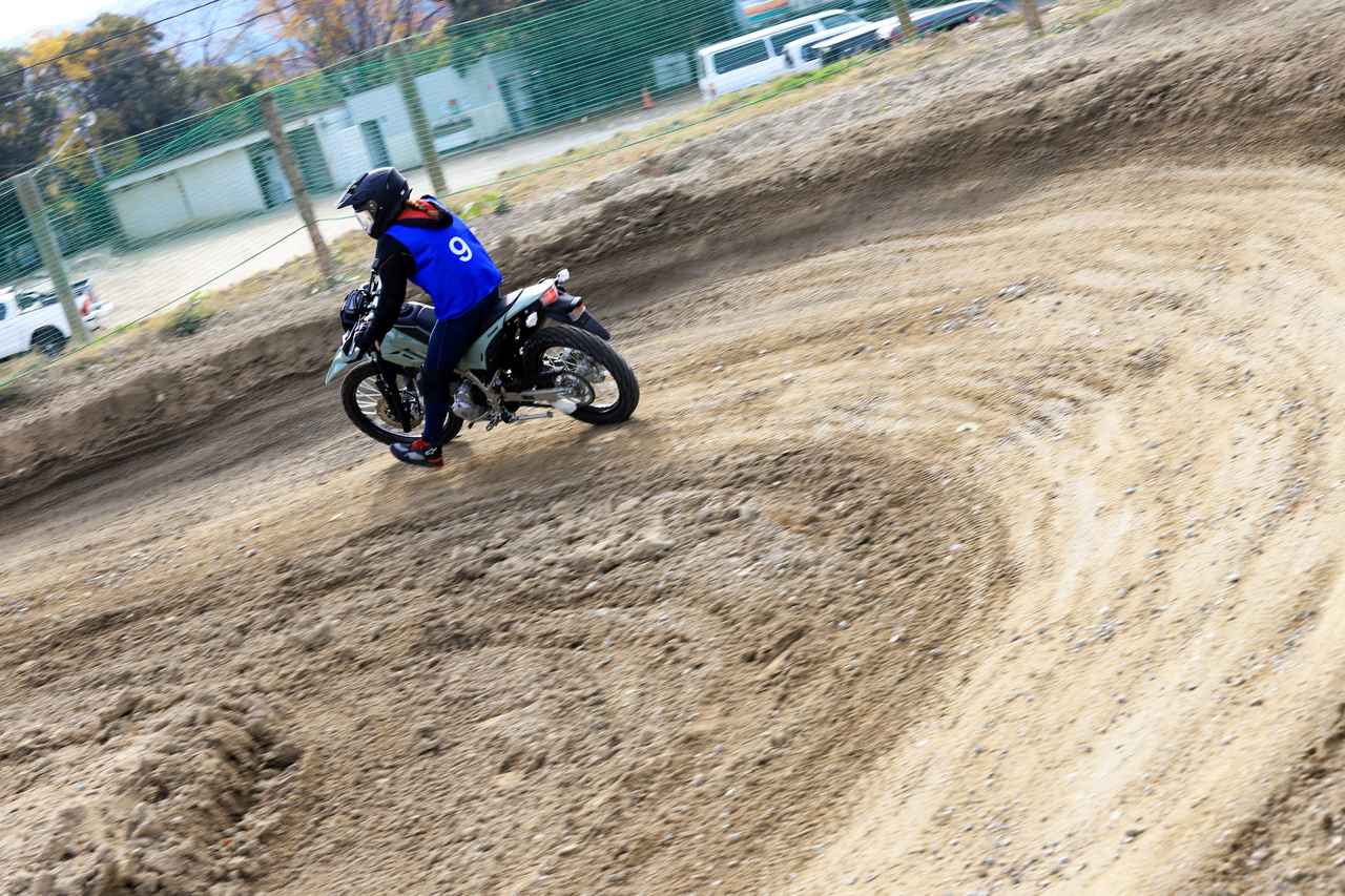 画像3: ▲コースを走ったことがなかったので、慣れてきたらちょこっと足を上げてみたり……と、自由に走行できてとても楽しかったです!