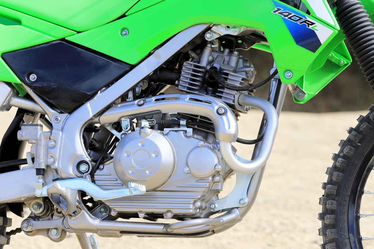 画像: 扱いやすさの要、空冷143cc単気筒エンジン