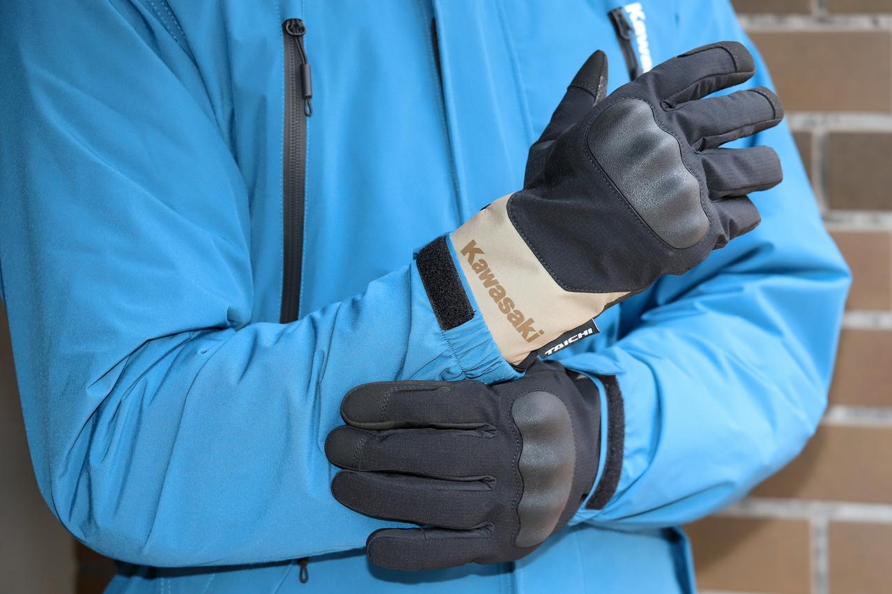 画像: Kawasaki×RS TAICHI カワサキ スマートウィンターグローブ カラー：チノ、ブラック サイズ：WM、M、L、LL、3L 税込価格：8580円
