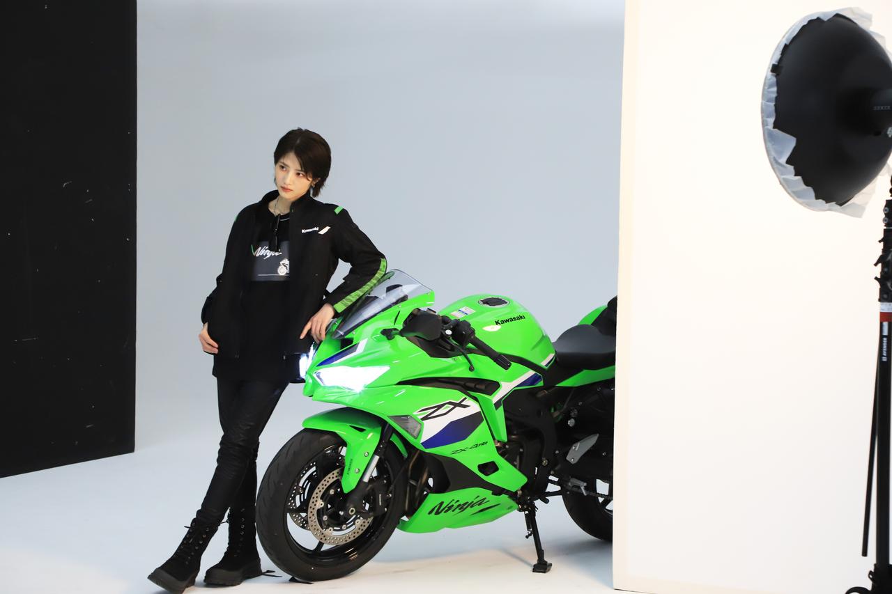 画像4: 【インタビュー】若月佑美さんに直撃！ 初の二輪アパレル撮影の感想は？