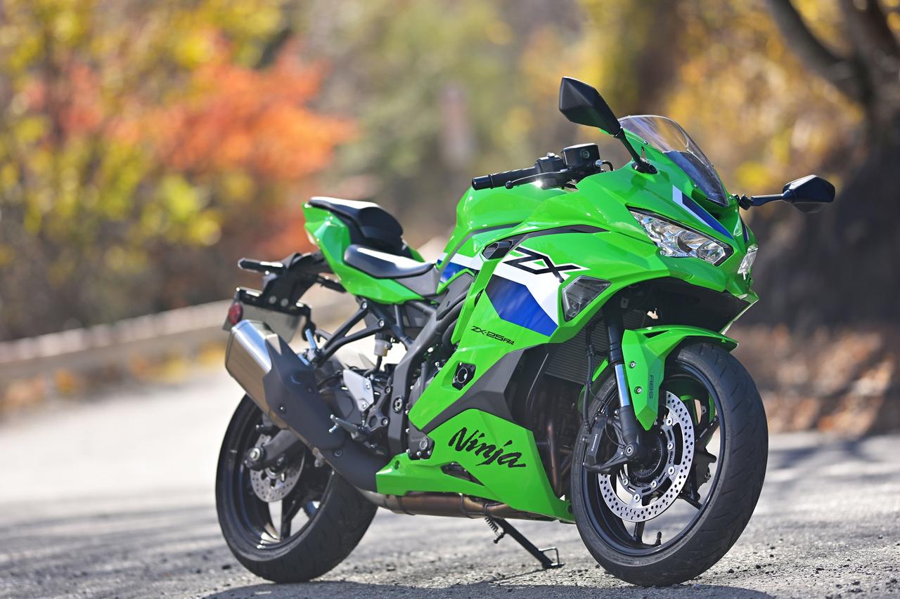 画像: Kawasaki Ninja ZX-25RR 2026年モデル 総排気量：249cc エンジン形式：水冷4ストロークDOHC4バルブ並列4気筒 シート高：785mm 車両重量：184kg 発売日：2025年10月1日 税込価格：105万2700円 ▶▶▶車両情報の詳細はこちら