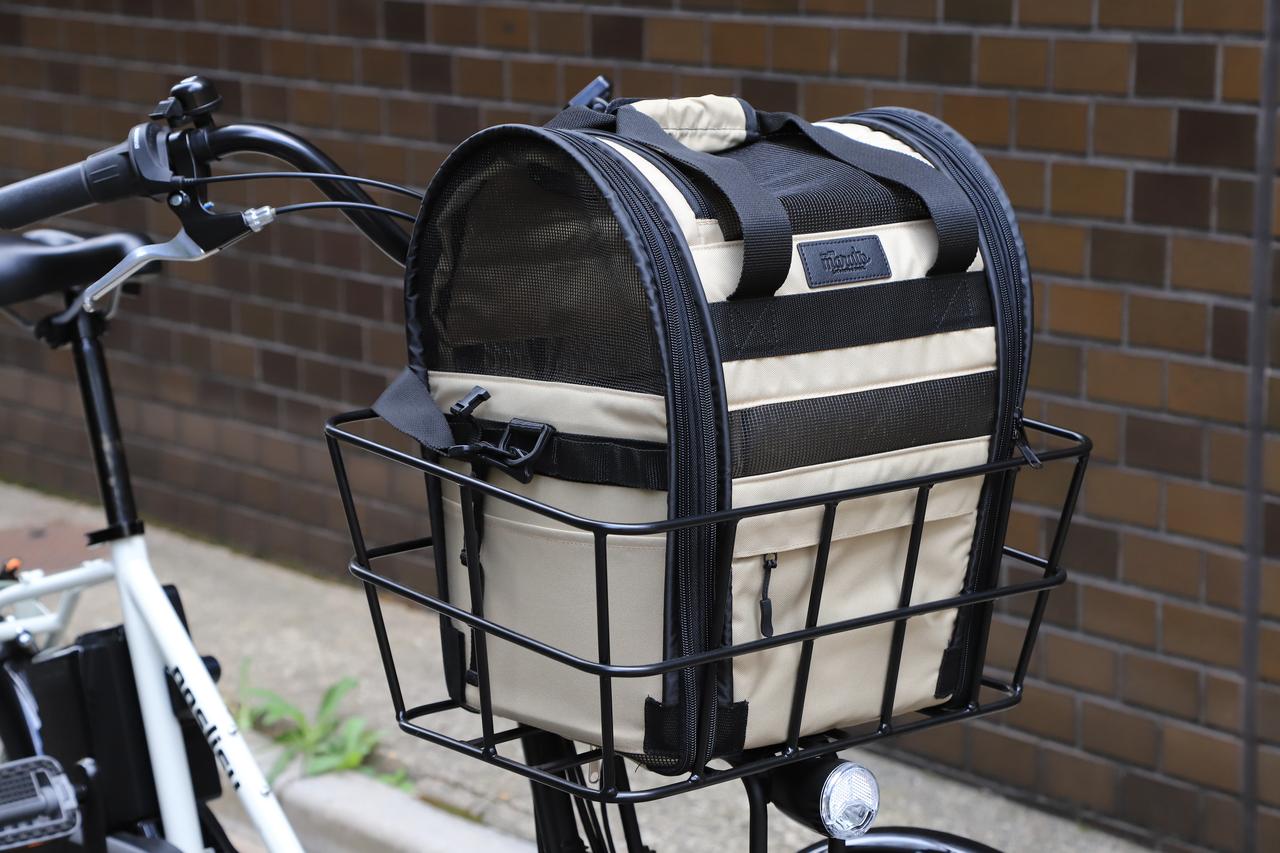 画像: 前かごに大きく重たい荷物を積んでも、ハンドルはふらつきません。