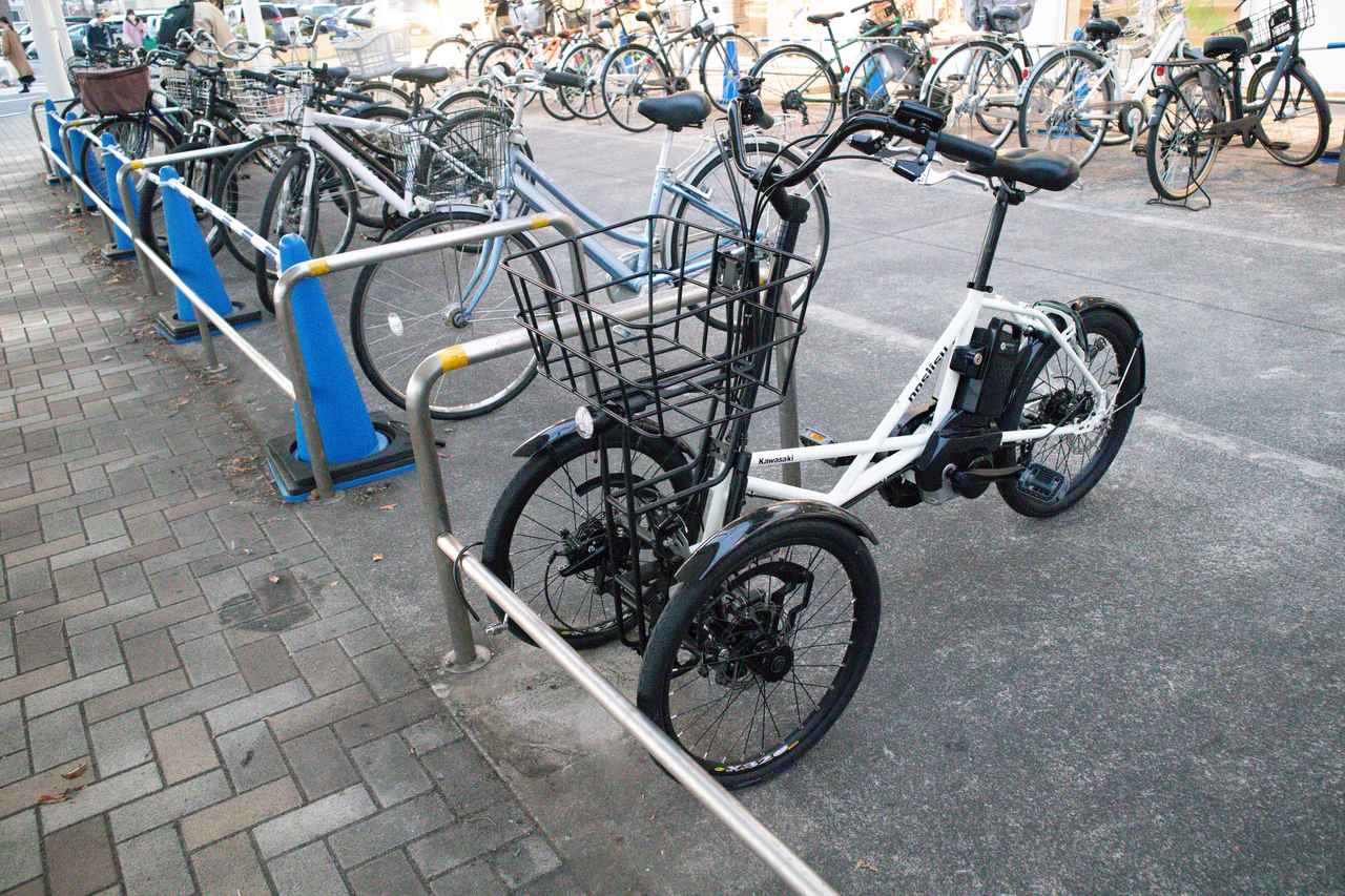 画像: 平置き駐輪場なら3輪であることを気にせず、気軽に駐輪できます。