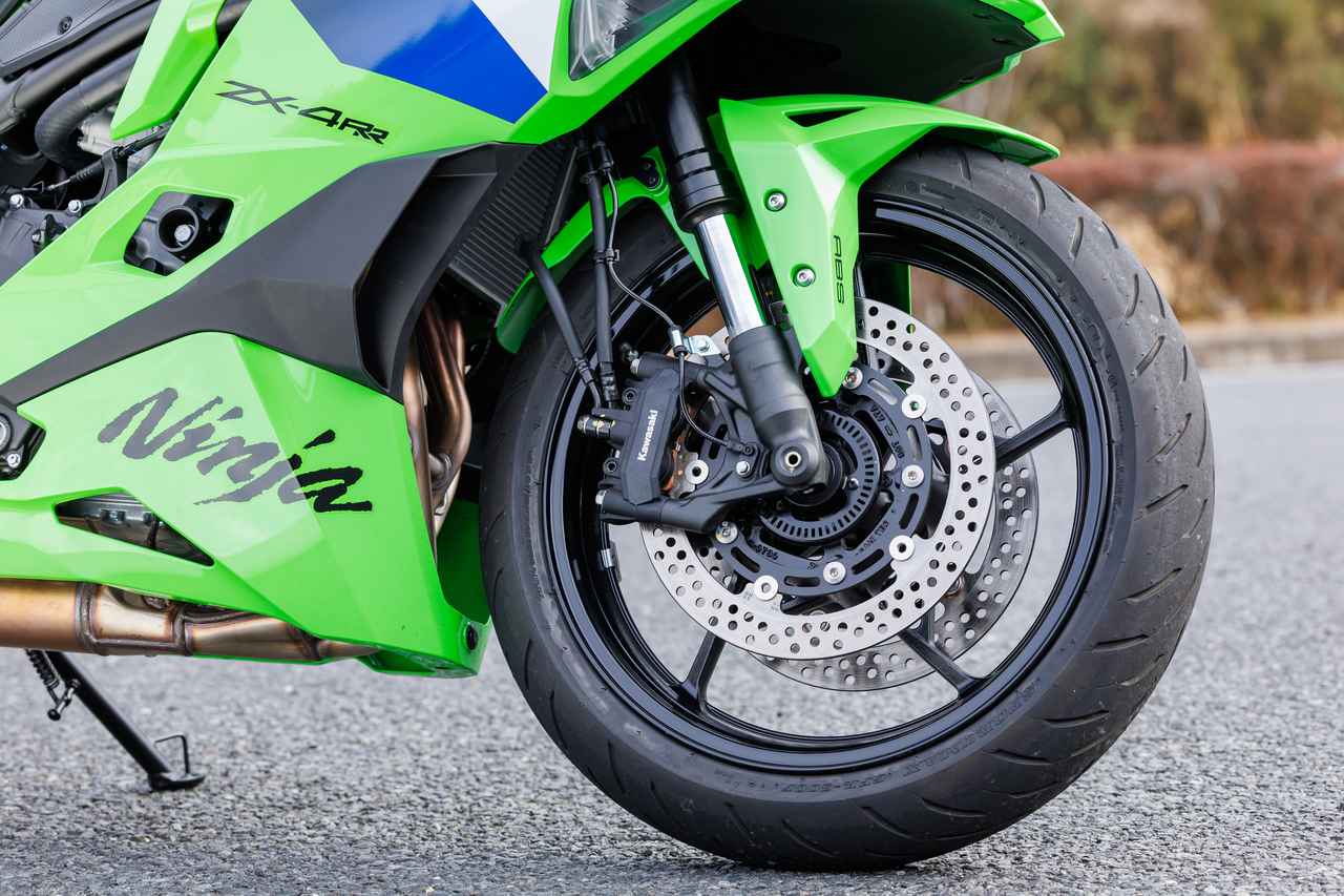 画像1: ベテランに聞く、Ninja ZX-4RRの隠れた魅力5選｜機構や装備のこだわりをくまなく解説
