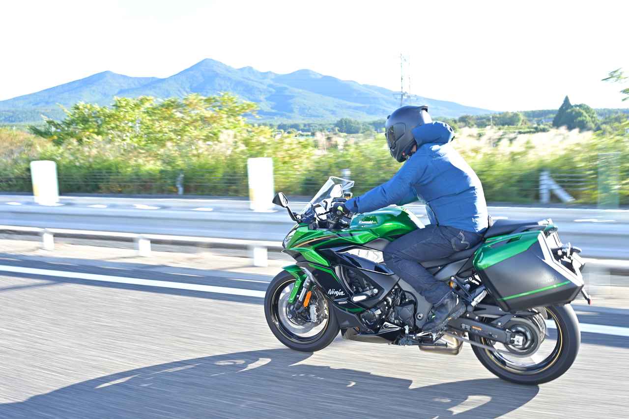 画像1: 圧倒的な余裕と所有感──1000ccクラスの魅力