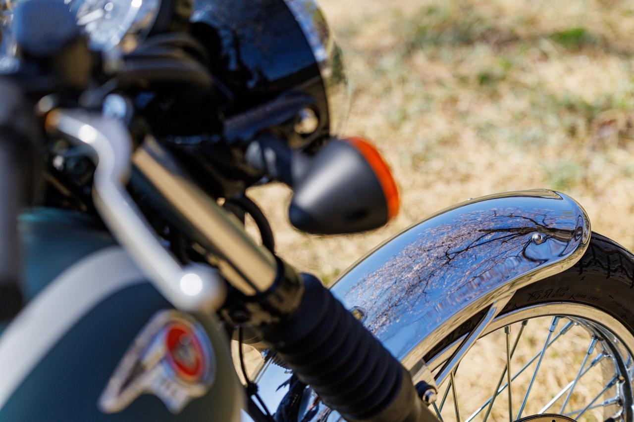 画像: ▲メッキパーツに季節の草花や空を映り込ませるのも◎！