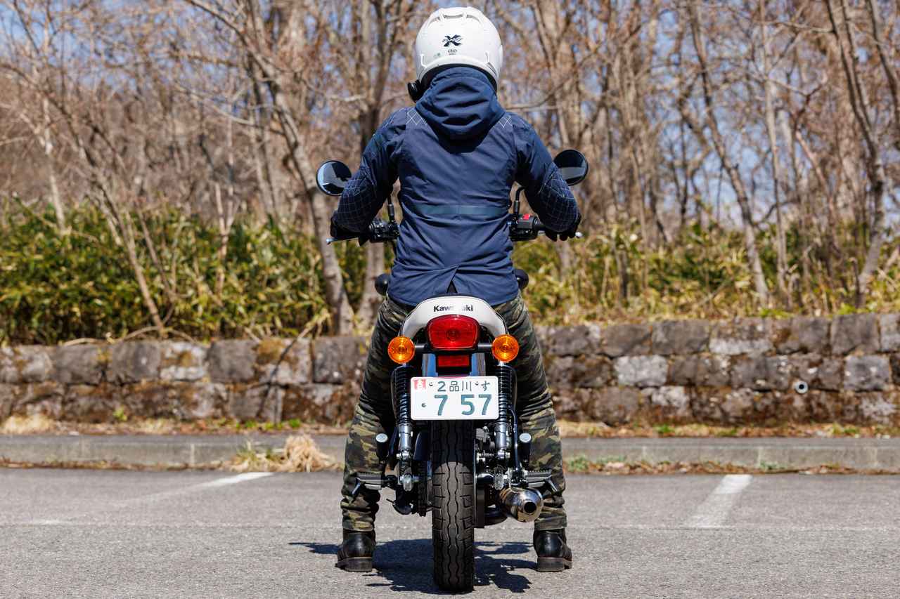 画像2: W230の足つき・取り回しをチェック！ 所有欲を満たすこだわりの各部装備を徹底解剖