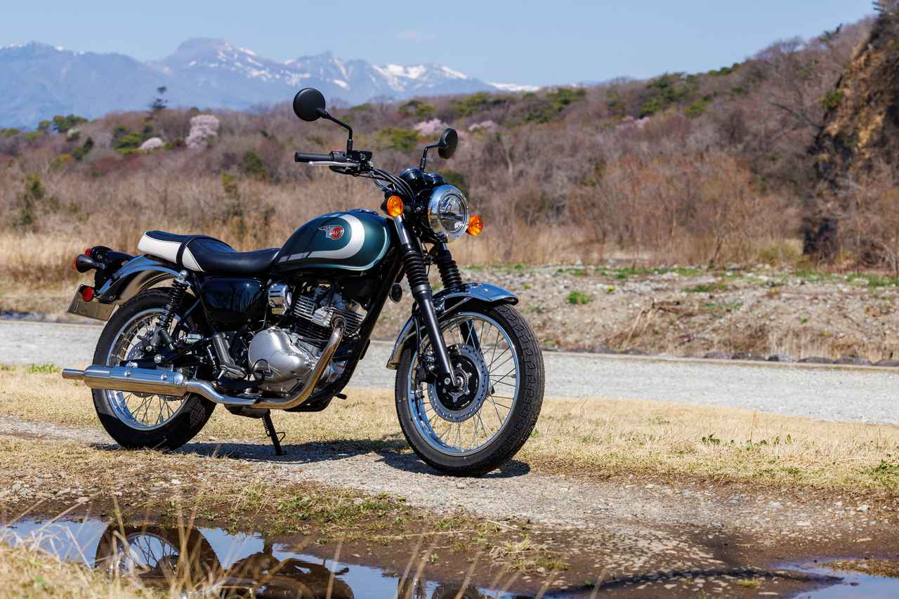 画像1: 世代を超えて愛されるレトロな佇まいと、気負わない足つき性