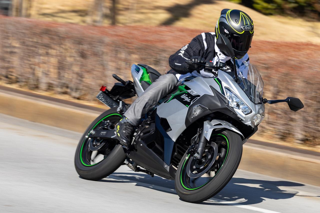画像3: eブーストの強烈な加速！ 250ccクラスに匹敵する新感覚スポーツ