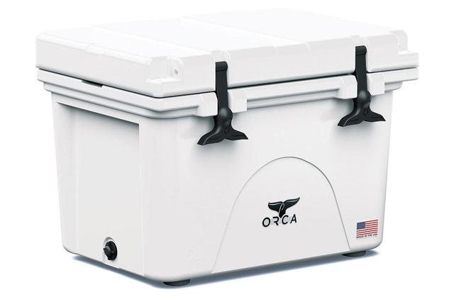 画像: ▲アメリカのクーラーボックスメーカー、ORCA社製ハードクーラーボックス（55リットル容量）を標準装備。