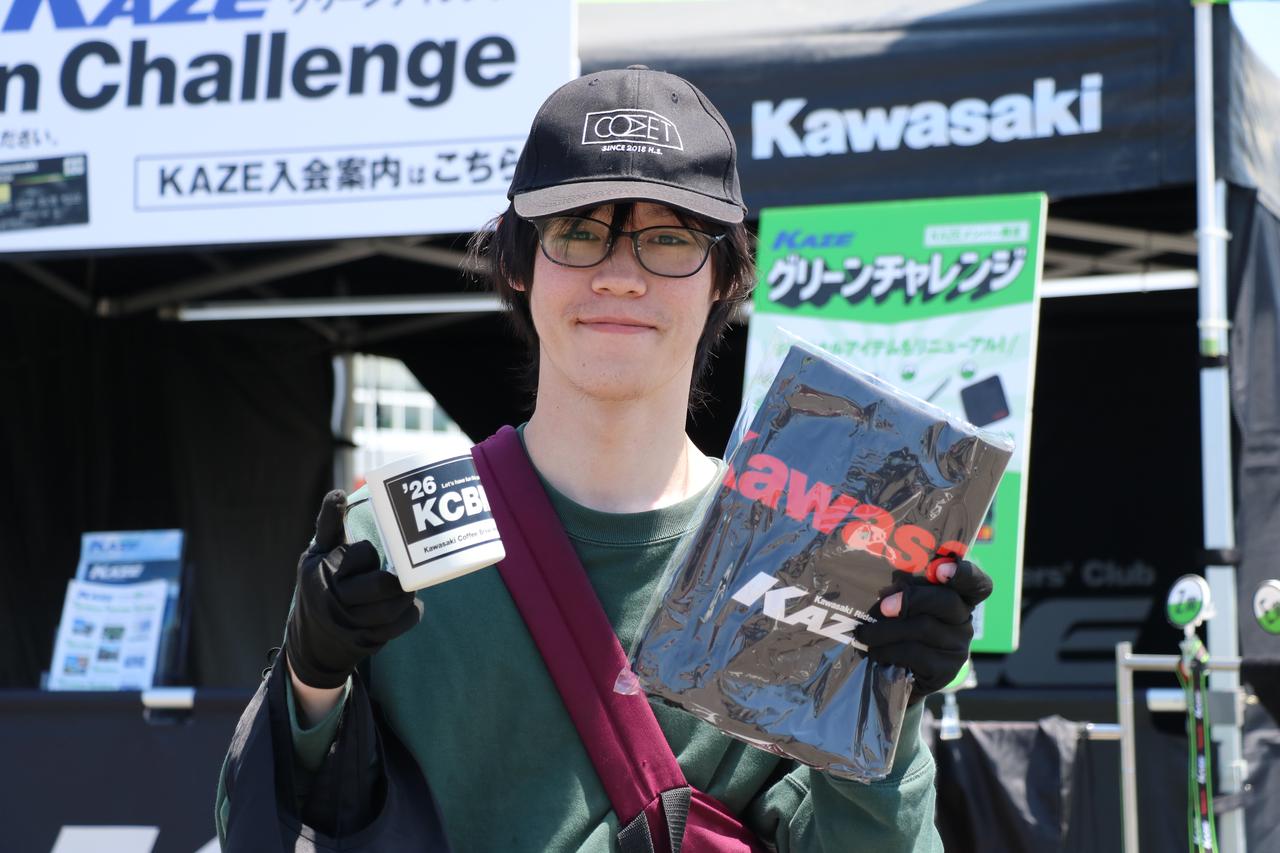 画像2: ▲東京からVERSYS-X250で参加したという21歳の長田さん。見事、A賞のナップザックをゲット!