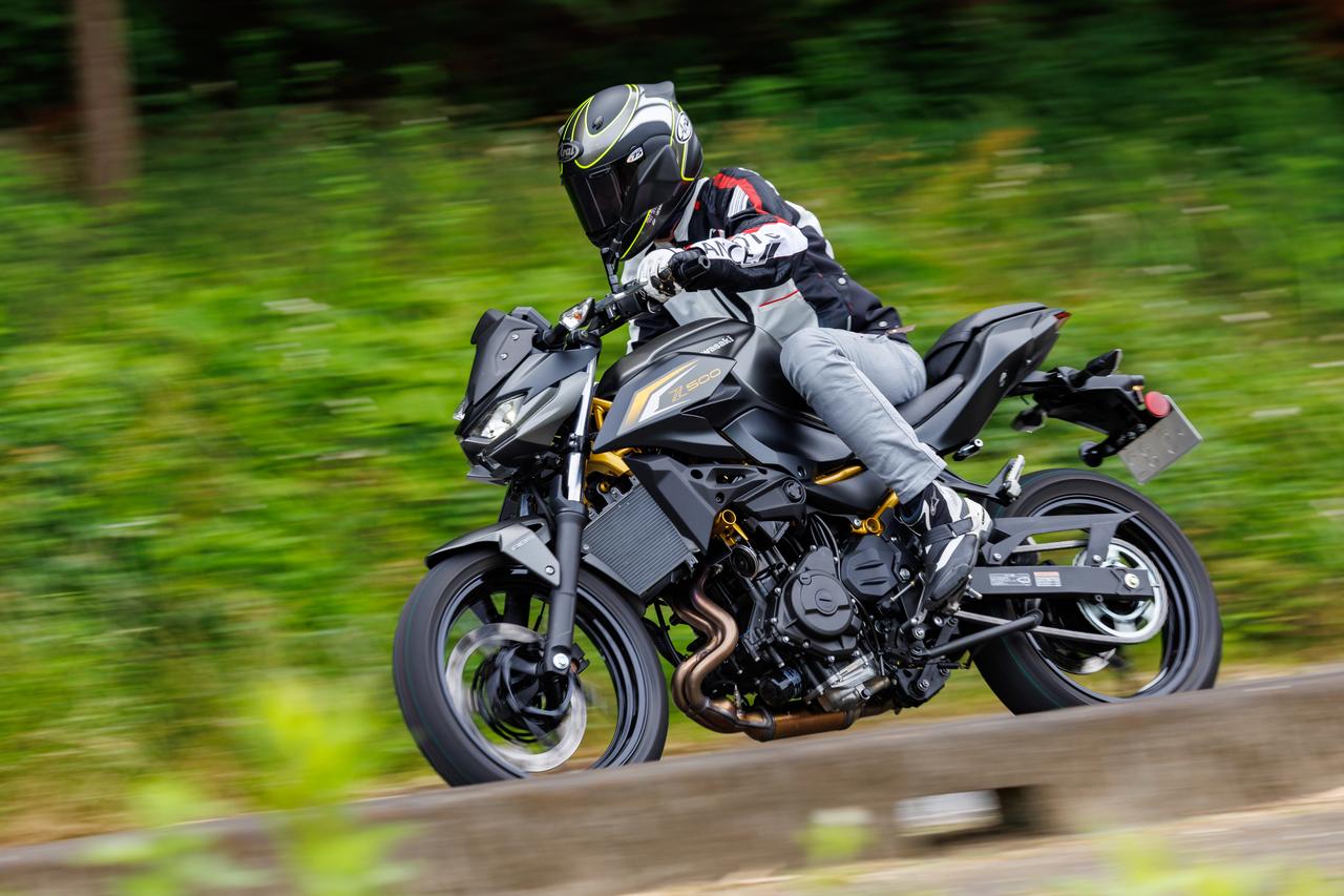 画像1: 免許の壁を越えてでも乗りたい! Z500&Ninja 500に乗ってわかった「400ccにはない」驚きのゆとり【ショートインプレ】