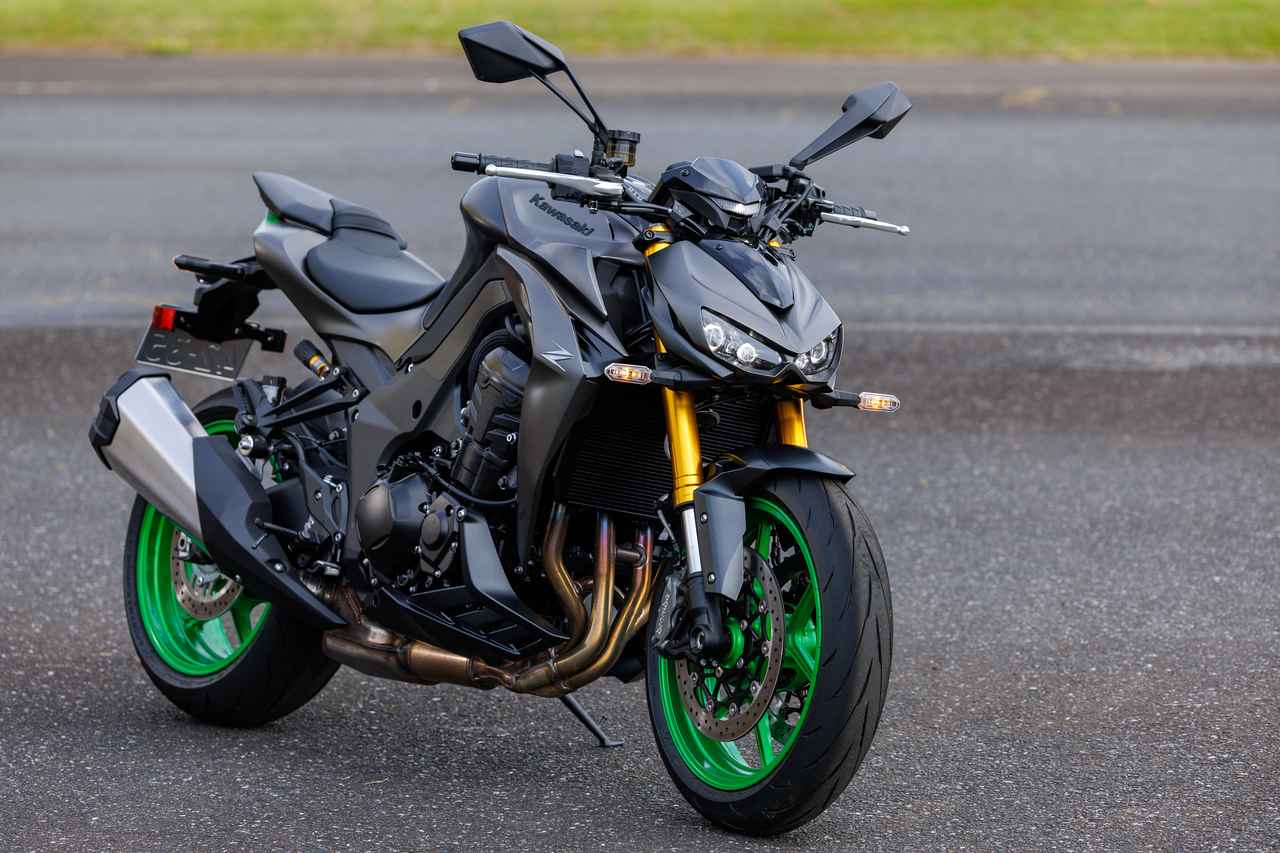 画像: Kawasaki Z1100 SE 2026年モデル 総排気量：1098cc エンジン形式：水冷4ストロークDOHC4バルブ並列4気筒 シート高：815mm 車両重量：221kg 発売日：2026年2月14日 税込価格：176万円  ▶▶▶車両情報の詳細はこちら