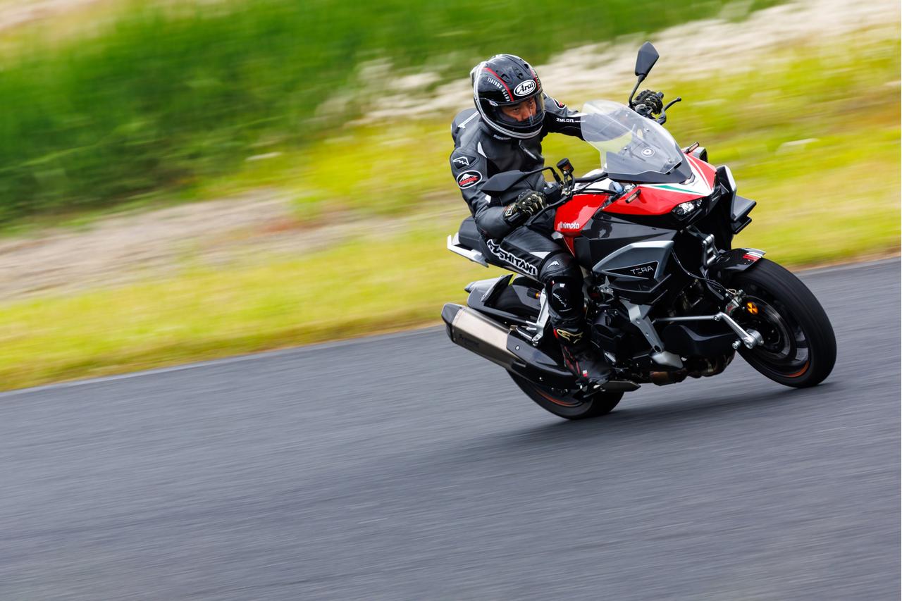 画像3: 時速200kmでも揺るがない。
