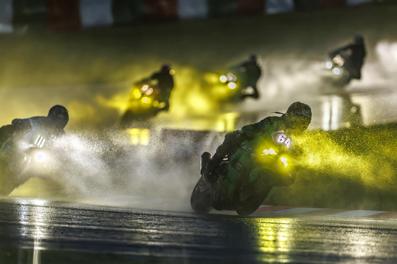 画像: 粘り強い走りで完走を果たした Kawasaki Plaza Racing Team