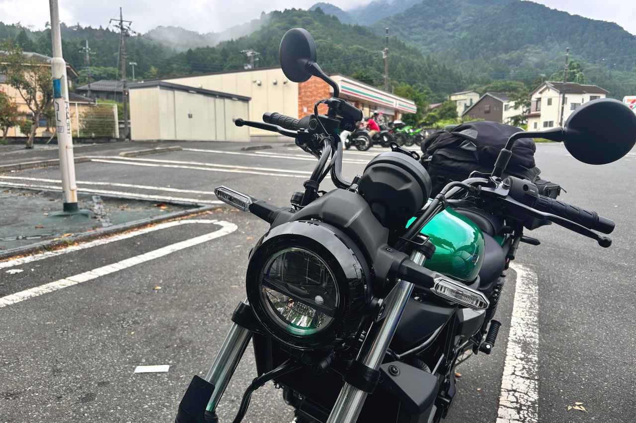画像: ▲奥にはたくさんのツーリングライダーが。