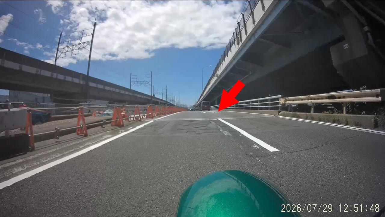 画像: ▲大きな道路の凸凹を乗り越えた際の映像も「衝撃」として検知されていました。これなら軽くぶつけられた場合などでも、しっかり録画してくれそうです。