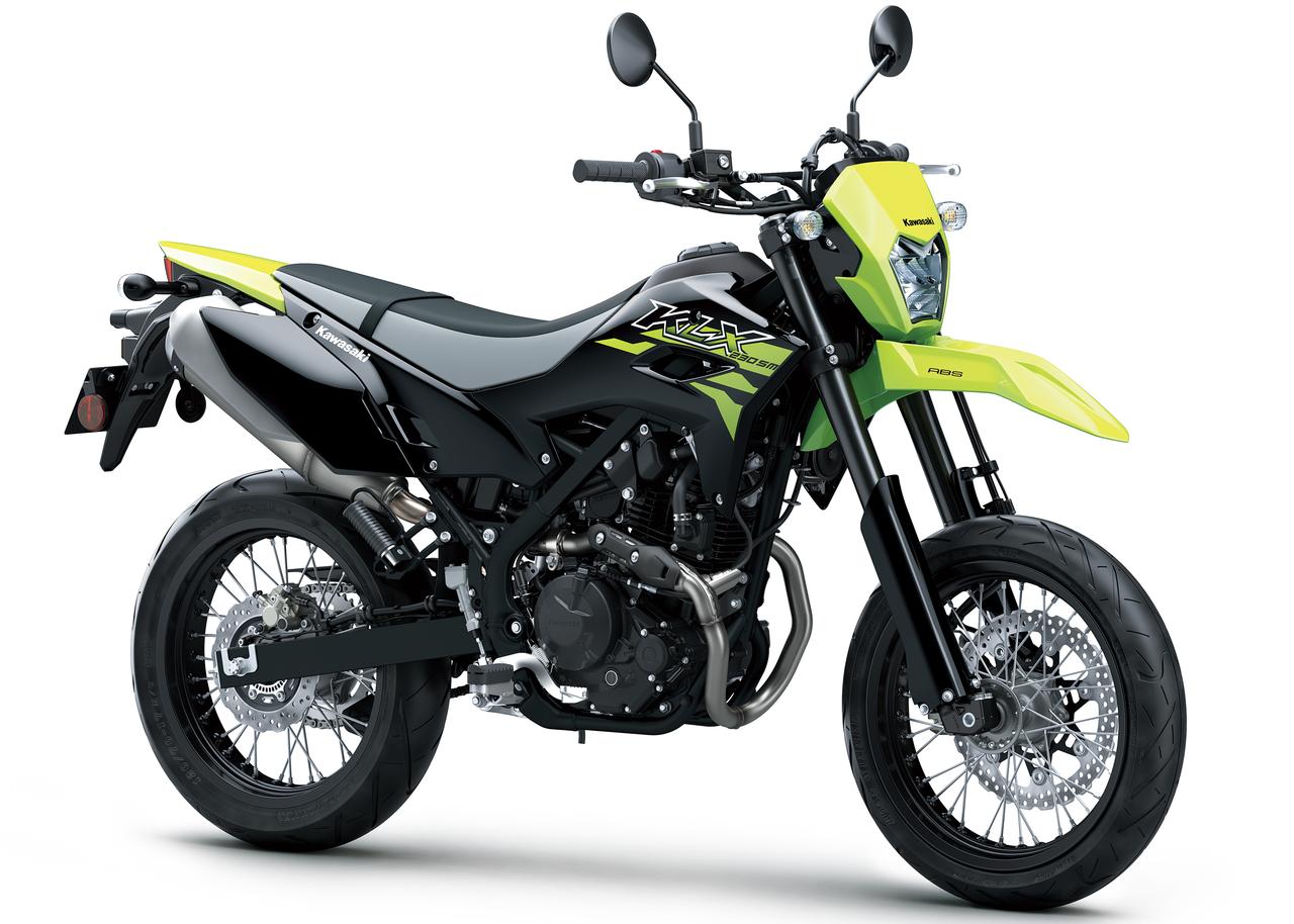 画像: Kawasaki KLX230SM 2026年モデル 総排気量：232cc エンジン形式：空冷4ストSOHC2バルブ単気筒 シート高：840mm 車両重量：137kg 発売日：2025年9月15日 税込価格：63万8000円
