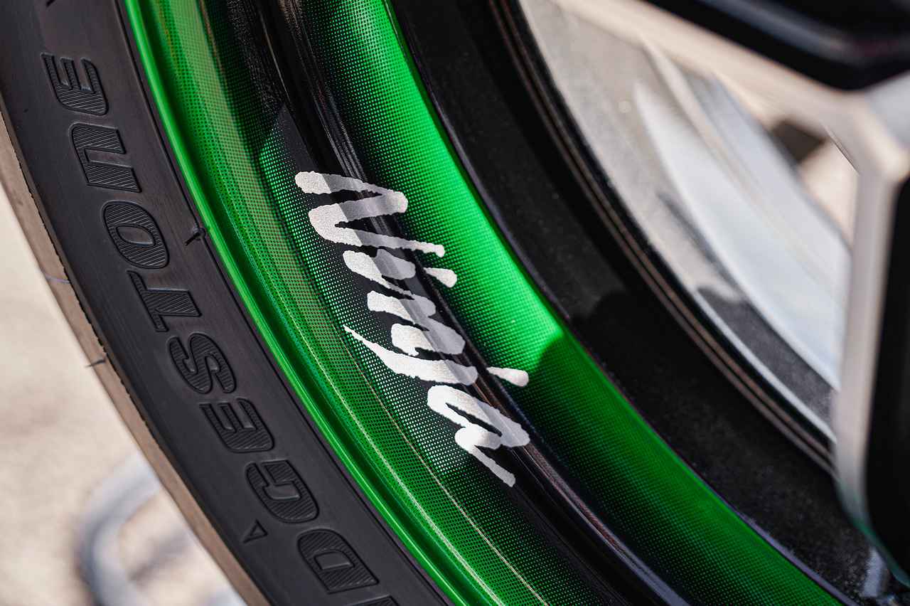 画像5: 新型「Ninja H2 CARBON」発表! 進化したスーパーチャージド・フラッグシップを解説|エンジン・電子制御・足まわり・スタイリングをまとめてチェック