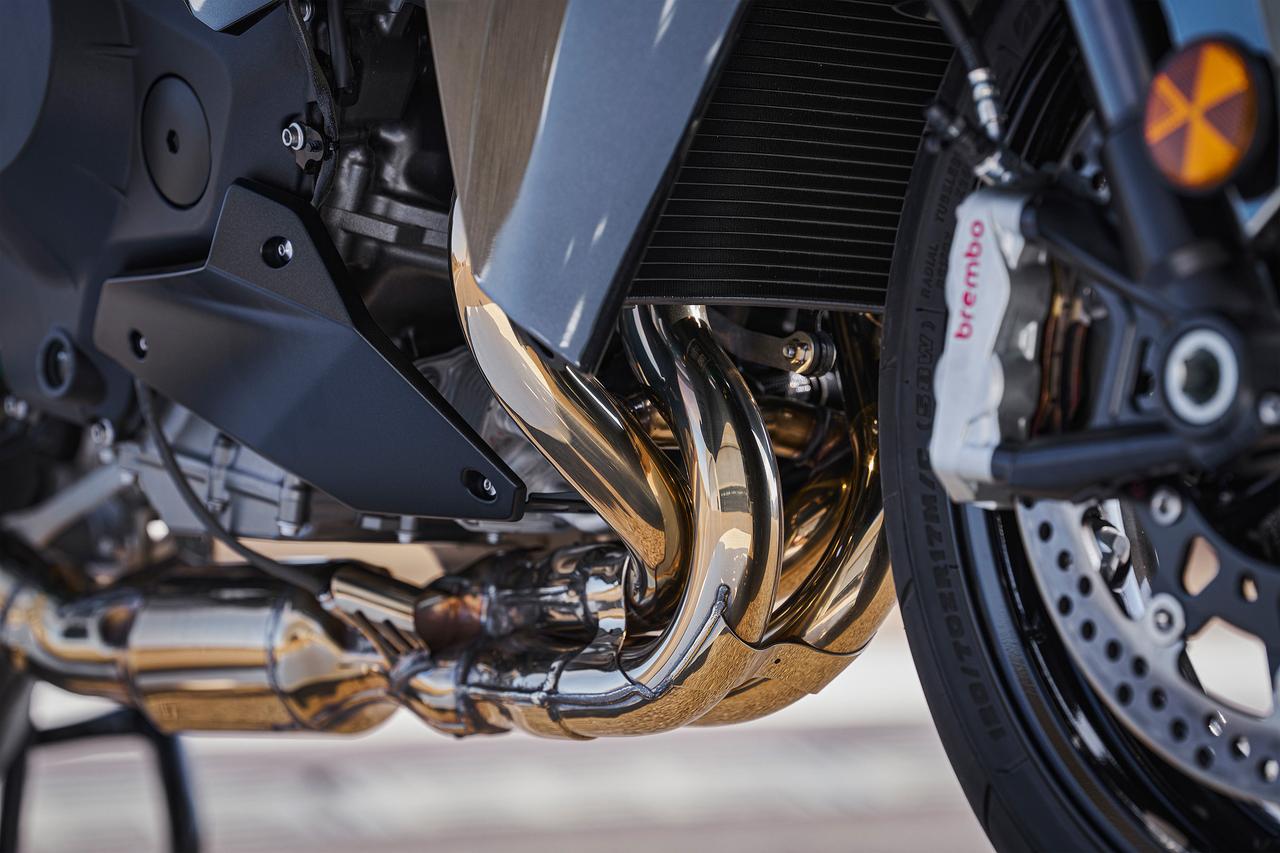 画像1: 新型「Ninja H2 CARBON」発表! 進化したスーパーチャージド・フラッグシップを解説|エンジン・電子制御・足まわり・スタイリングをまとめてチェック