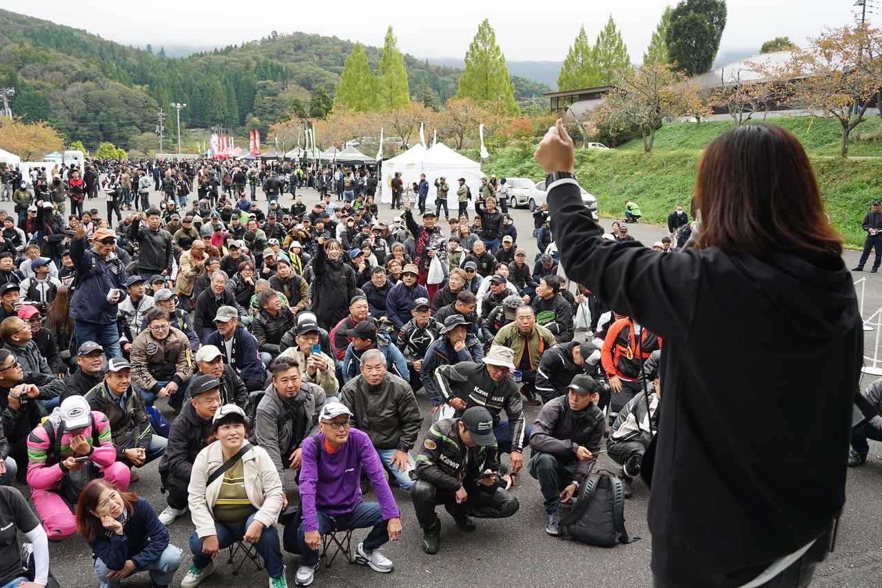 画像1: ▲見事、一番最初に景品をゲットしたのは山口県のまっさるさん。2025年にZ900RSを新車で購入し、若い頃に憧れたZ1風のカスタムをされているのだそうです。