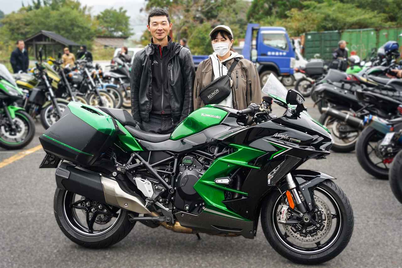 画像: タカさん、レナさんご夫妻（広島県）／愛車：Ninja H2 SX SE  ▶▶▶Ninja H2 SX｜製品ページはこちら