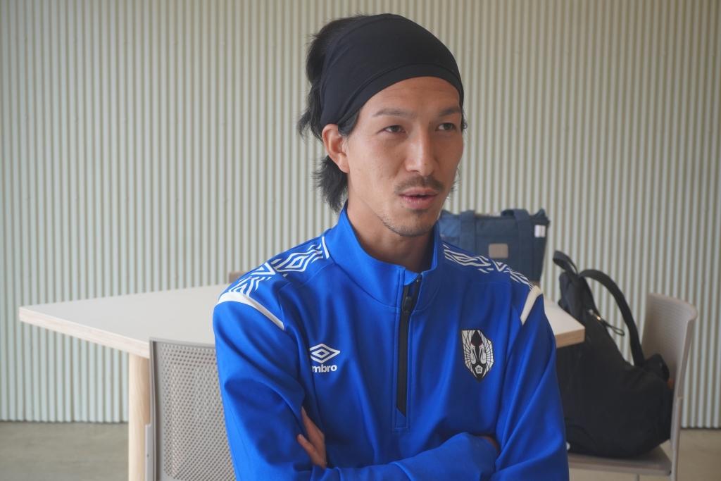 画像: インタビュー取材に応じた小林