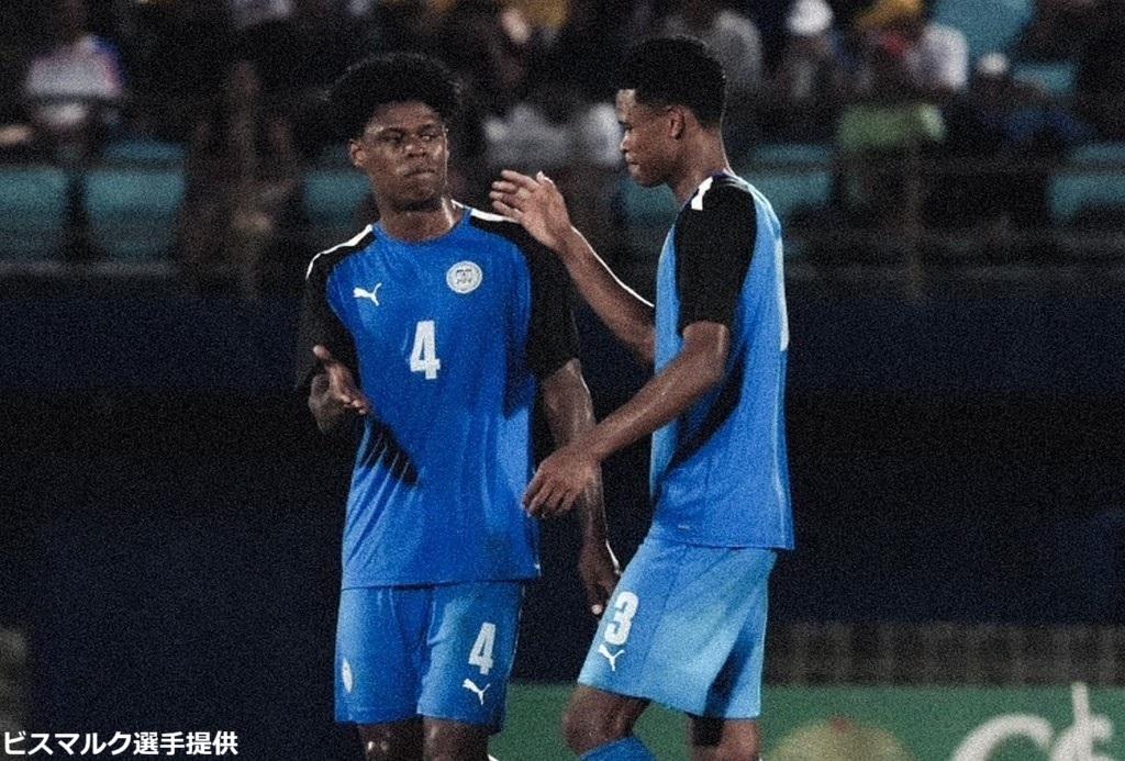 画像: フィリピン代表で兄ジェファーソン（左）と再会したビスマルク