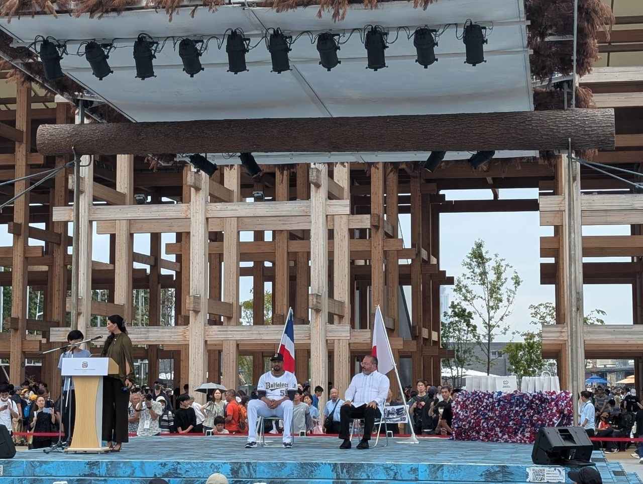 画像2: 人気投手の登場に沸く万博会場