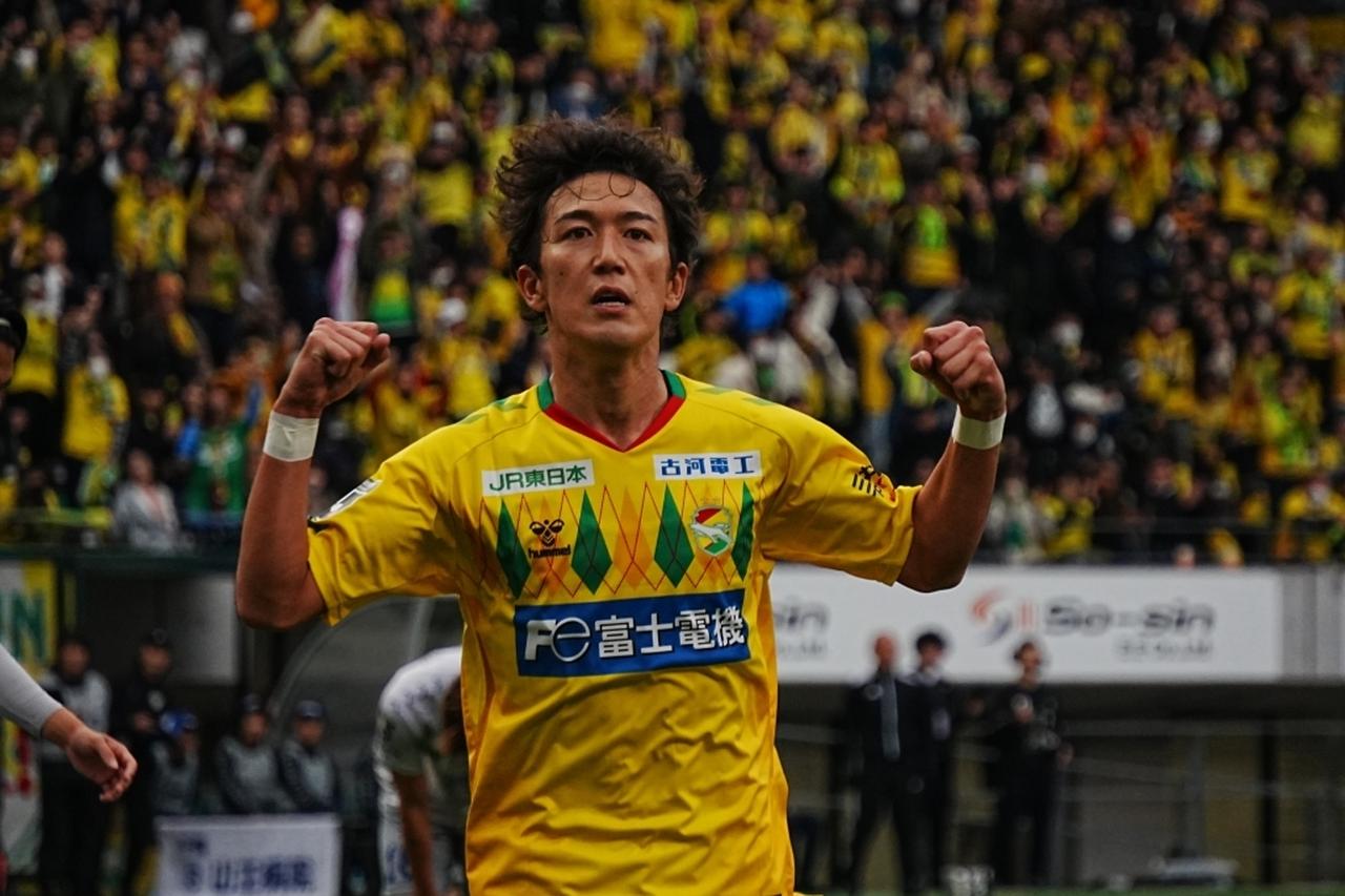 画像: この日の4得点目を決めた石川（写真：縄手猟）