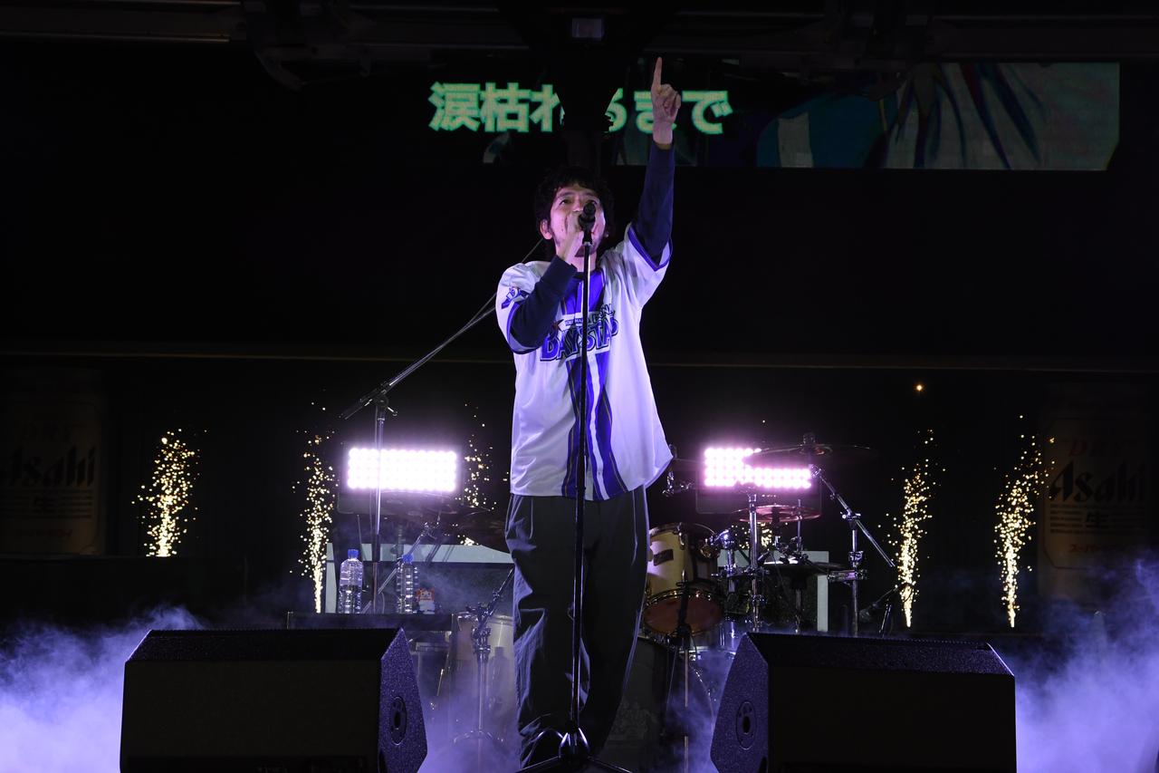 画像4: 「育ての親」のベイスターズファンと『心絵』などを熱唱　けんいち