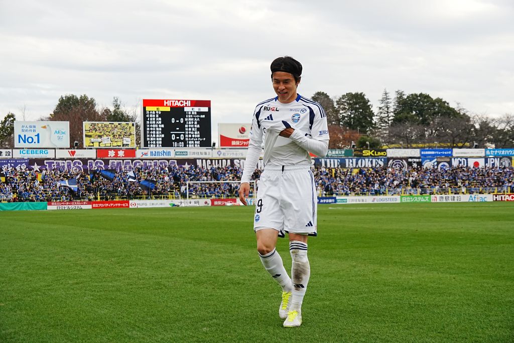 画像: コーナーへ向かう際、柏サポーターの大きなブーイングに思わず笑ってしまった中山（写真　浅野凜太郎）