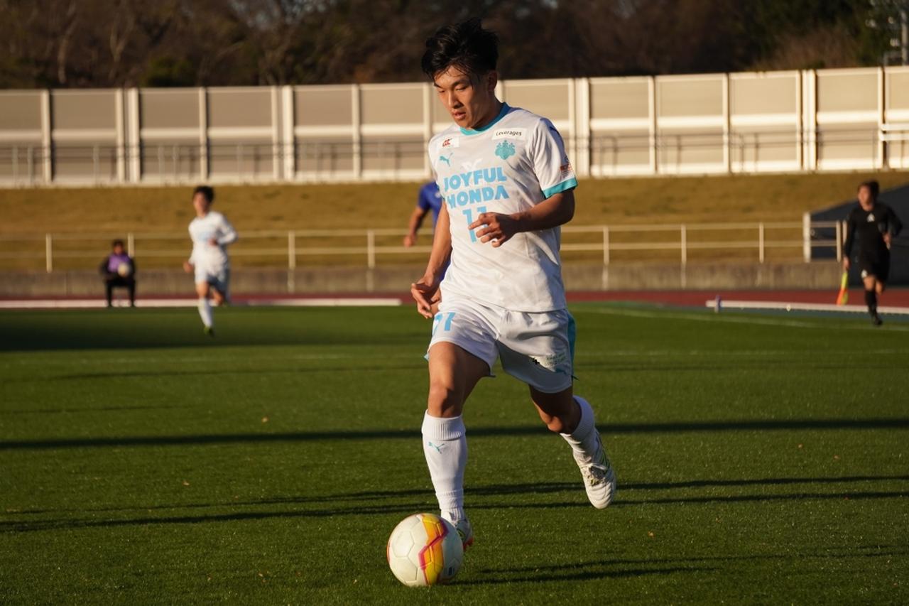 画像: 左サイドハーフで先発した篠田。誰が出てもクオリティが下がらない総合力の高さが今季の筑波大の強さだ(写真 縄手猟)