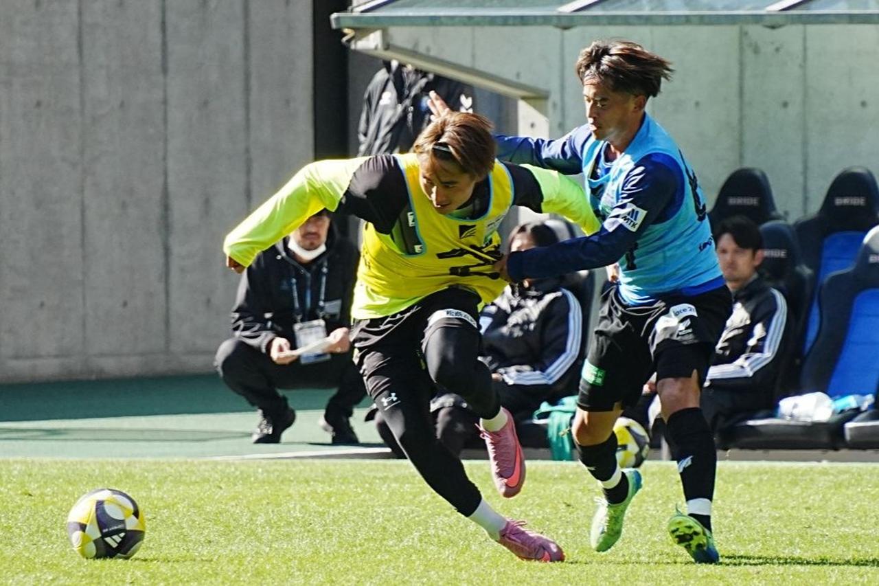 画像: 力強くドリブル突破する棚田（写真：浅野凜太郎）