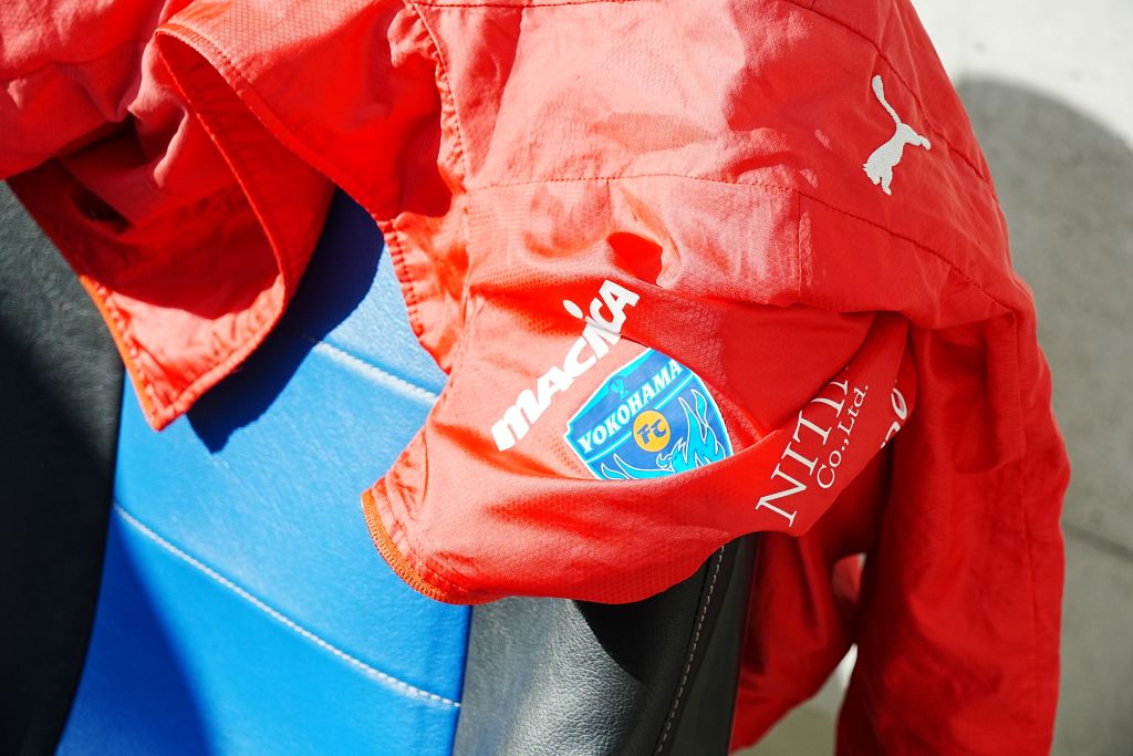 画像: 横浜FCのジャージ(写真:浅野凜太郎)