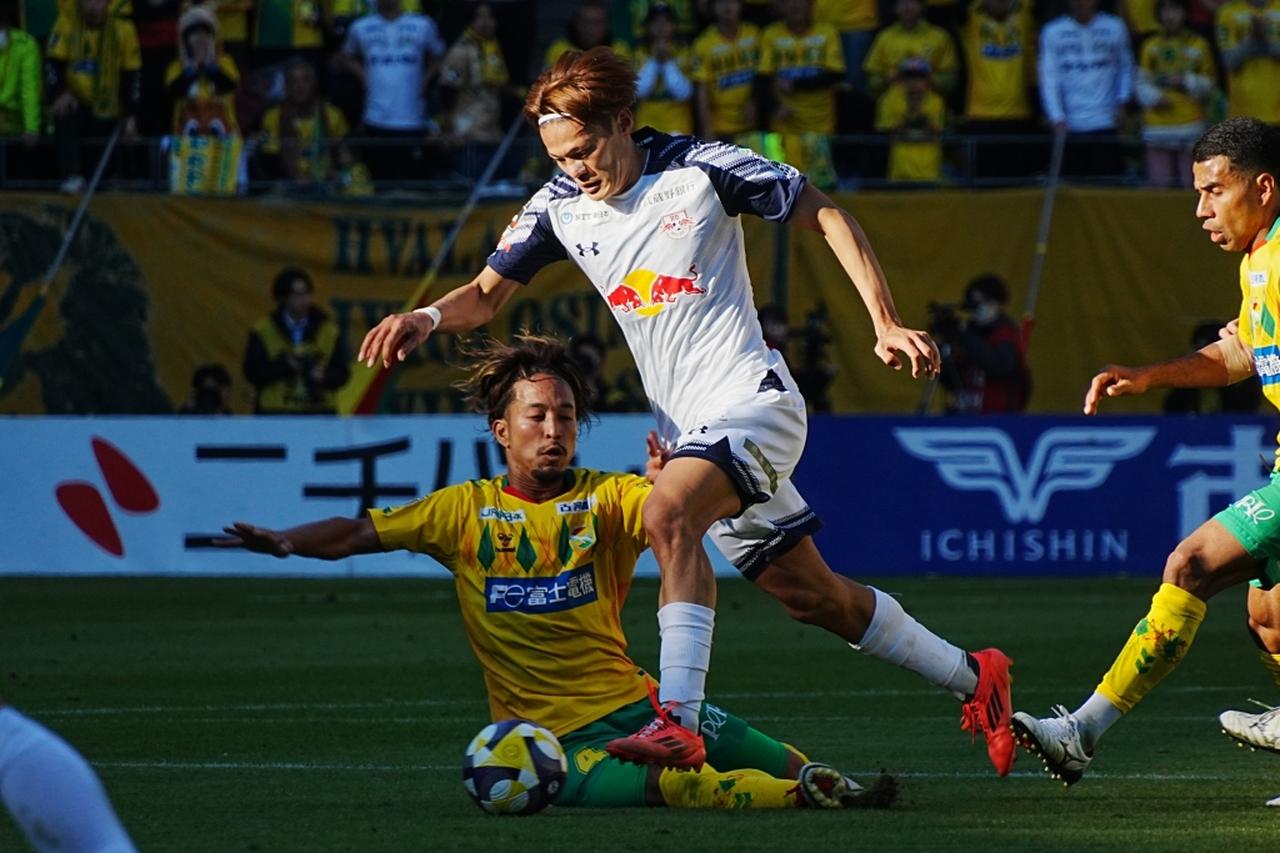 画像: 昨季のJ1昇格POで千葉と対戦した津久井（写真：縄手猟）