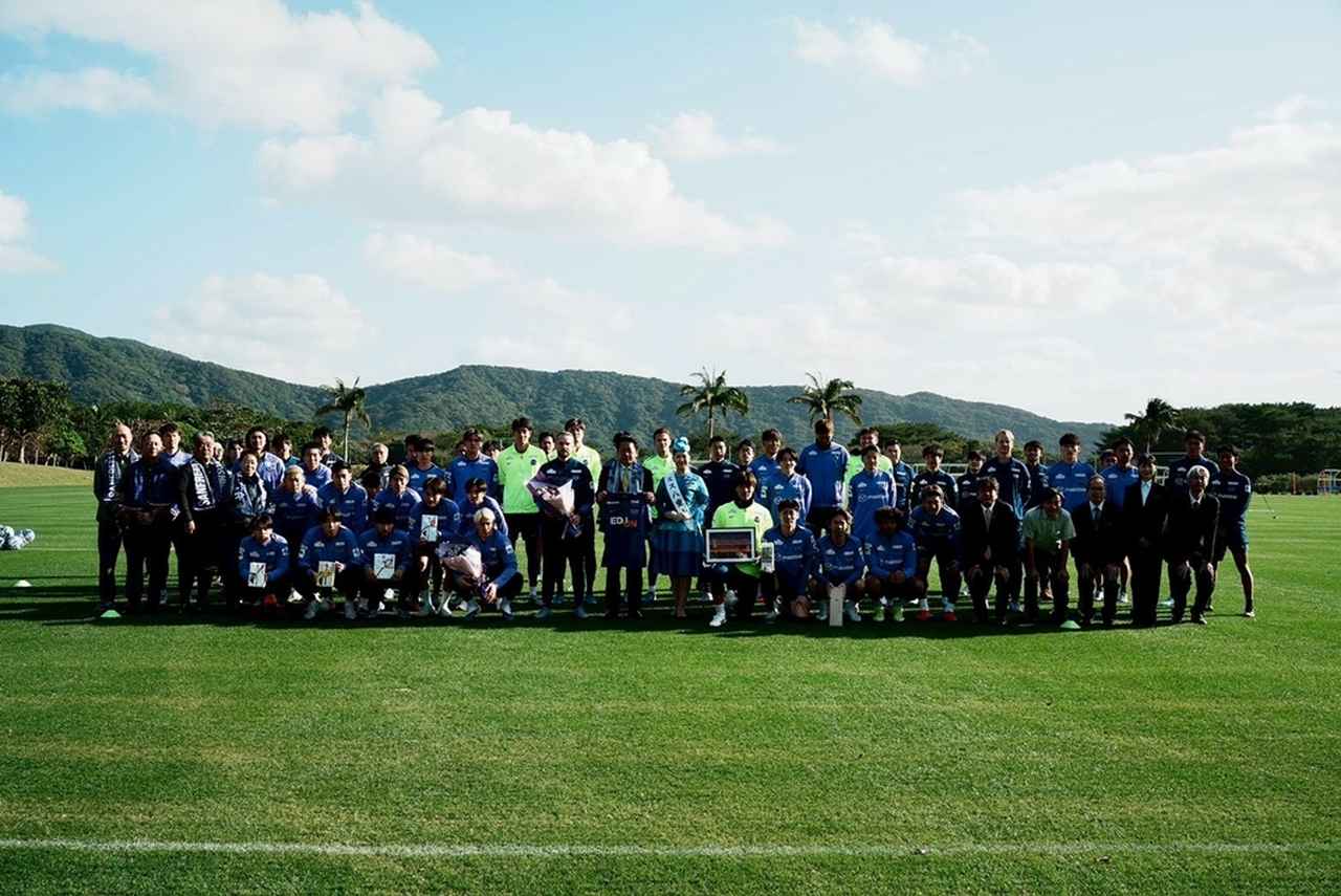 画像1: サンフレッチェ広島、石垣島キャンプのトレーニングマッチ福岡大学戦を「AIカメラ」でライブ配信！全世界で無料視聴が可能