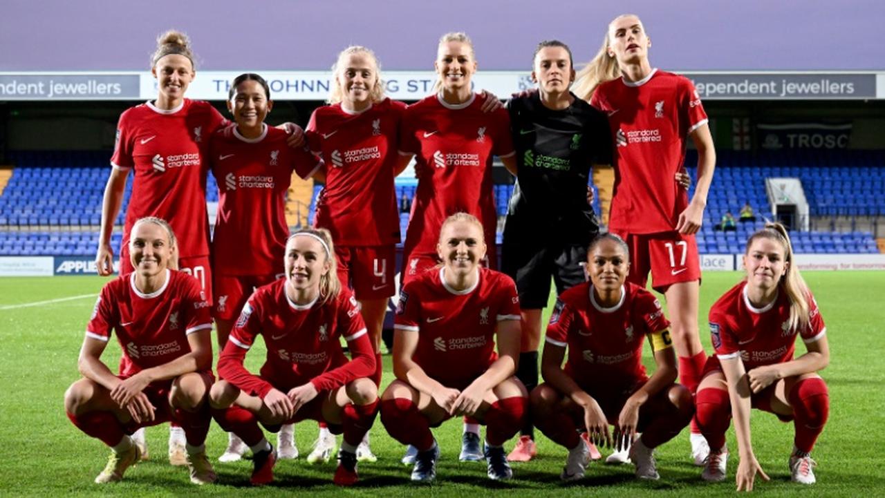 画像: 160cm長野風花、リヴァプール女子の集合写真でポジションを間違える「背伸びしてるのに…」