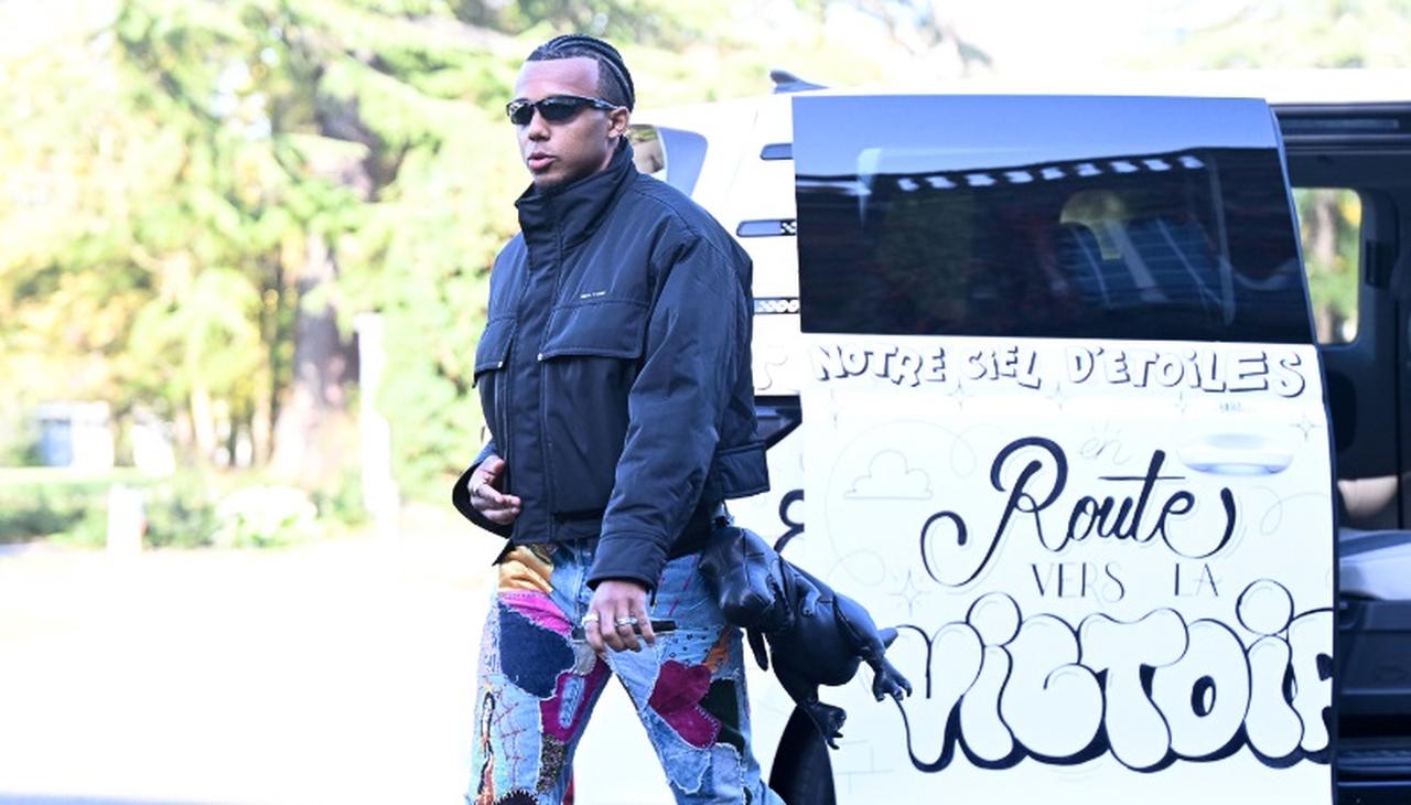 画像: W杯フランス代表選手、「恐竜バッグ」が話題！なんと“日本製”だった