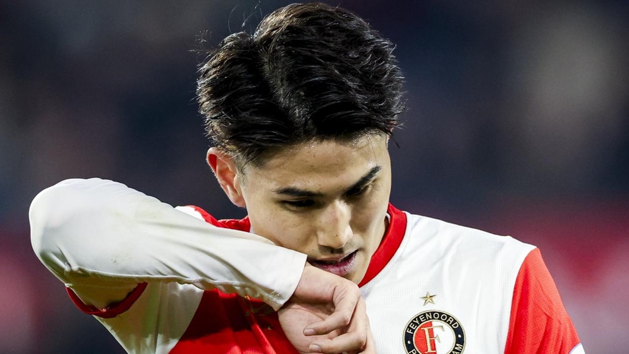 画像: フェイエ渡辺剛、痛恨ミスから失点献上…現地で批判されるもファンペルシー監督が一部擁護したワケ