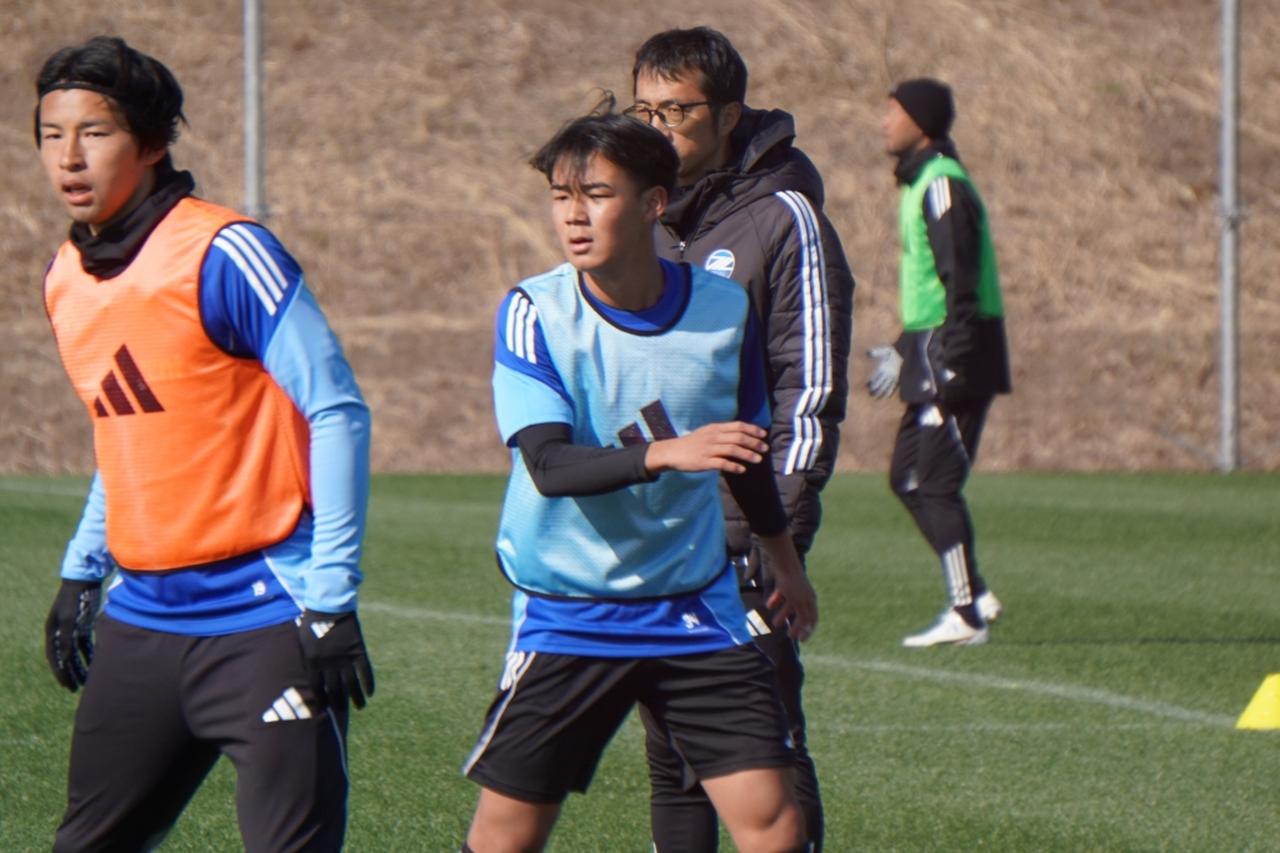 画像: 町田の練習に取り組む徳村（写真中央、左から2番目　縄手猟）