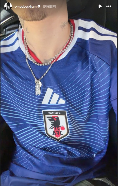 画像: 来日のベッカム息子、彼女と一緒に相撲部屋を訪問！横綱豊昇龍と対面、力士に担ぎ上げられ「勝ち目なし（笑）」