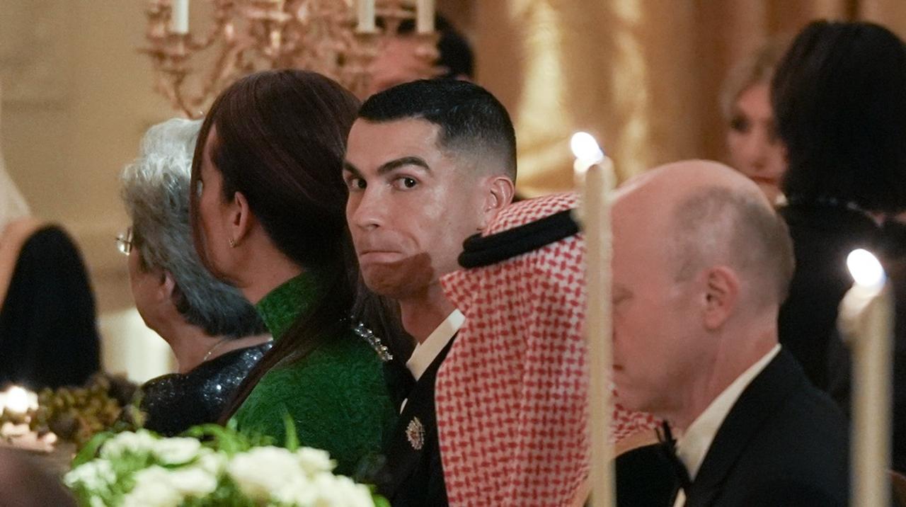 画像: Ｃ・ロナウド、トランプ大統領から『ホワイトハウスの鍵』を贈呈される！日本の麻生太郎元首相も貰った『鍵』とは - Qoly-Sports＆the Style