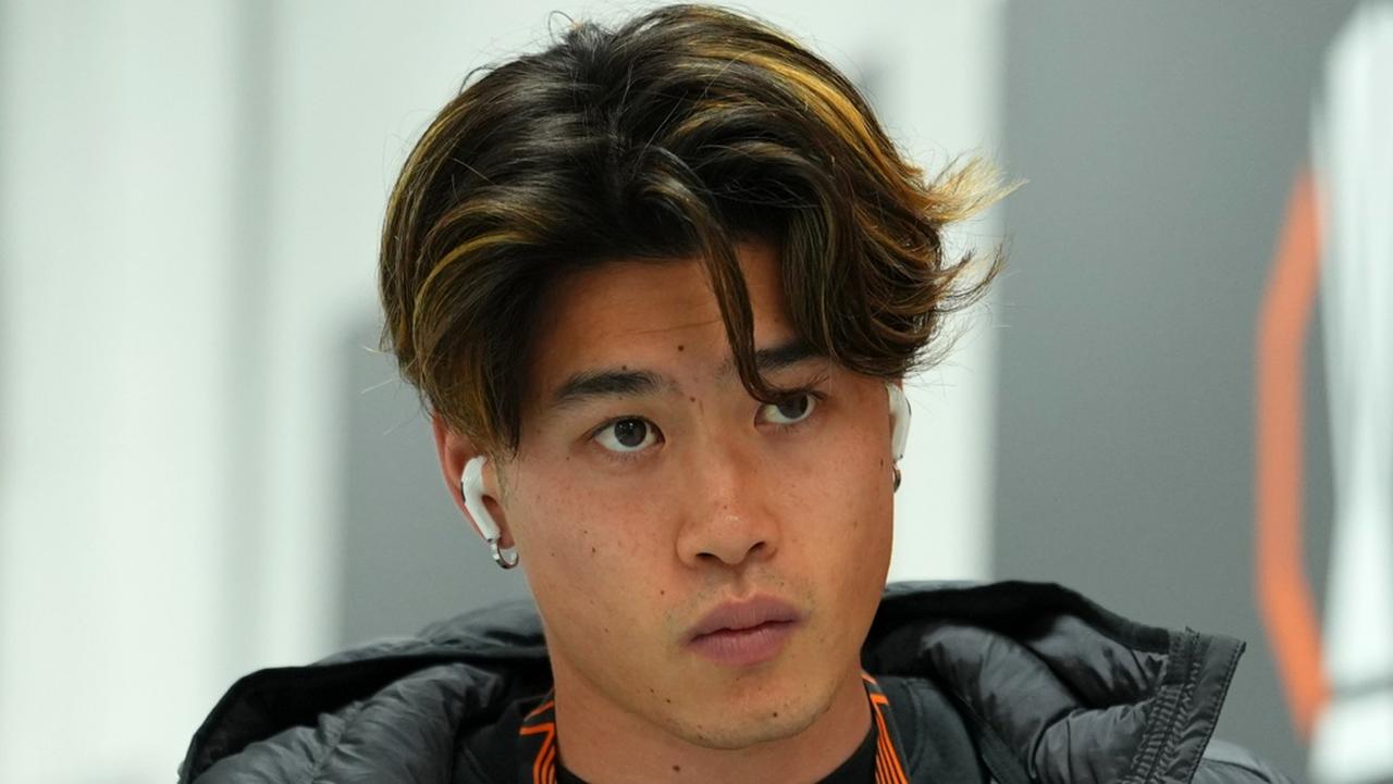 画像: 鈴木唯人、ブンデスでも異彩!「ひとりでチームのプレーを激変させる稀有な存在」と現地ファン脱帽 - Qoly-Sports&the Style