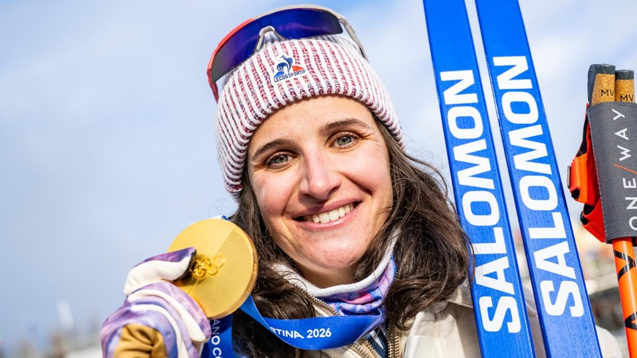 画像: 2026年冬季五輪、代表同僚への詐欺事件で有罪判決の29歳仏女子選手が金メダル…優勝後の『黙れポーズ』を説明 - Qoly-Sports&the Style