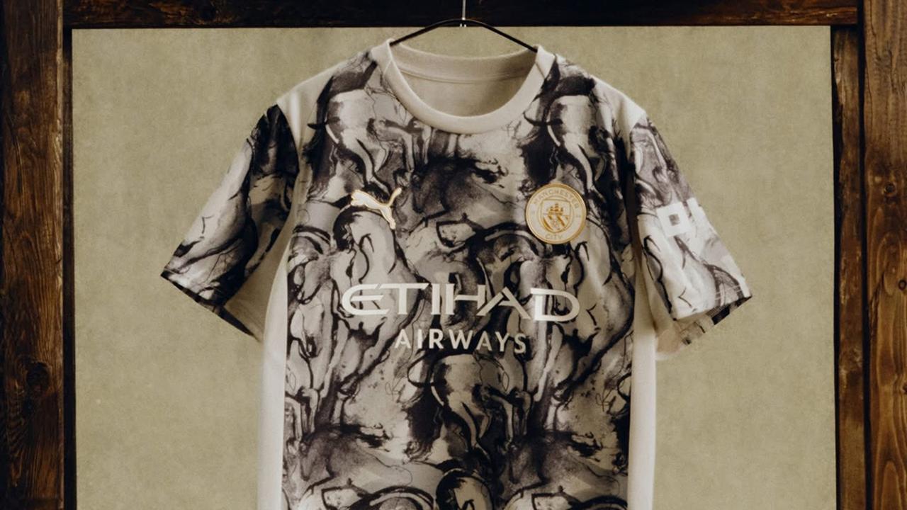 画像: マンチェスター・シティ、旧正月を祝う「馬コレクション」を発表!中国風に“火の馬”を描く - Qoly-Sports&the Style